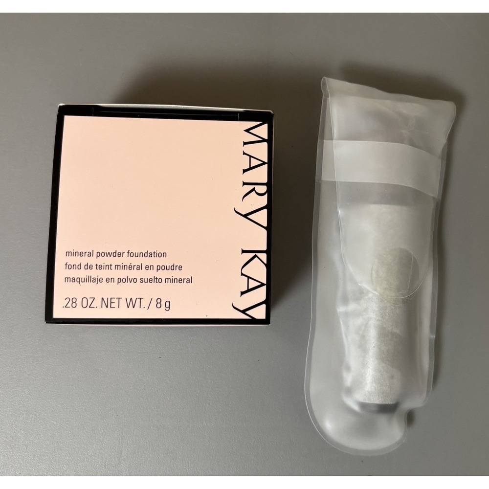 Mary Kay Mineral Powder Foundation 040986 Beige 0.5 Discontinued NIB W/Brush